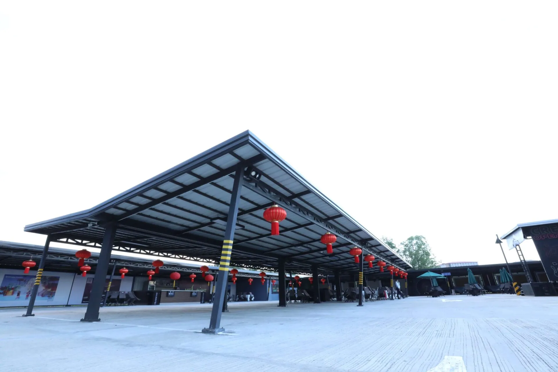 Midori Hotel & Casino outdoor seating area